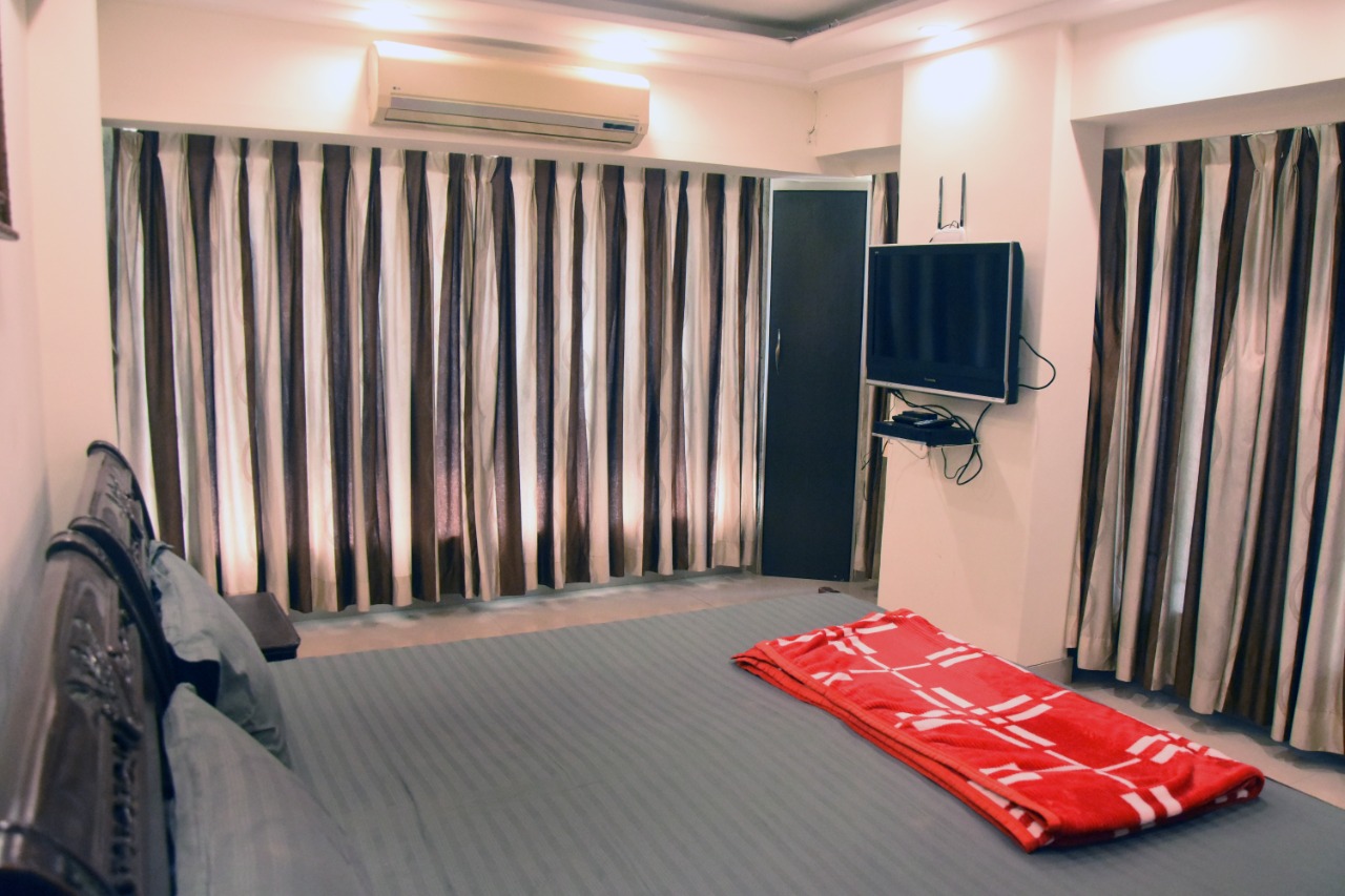 2 BHK Fully Furnished in Lok Nirman , Khar West